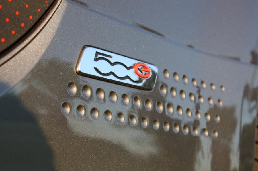  Fiat 500e 2013 года  (фото 122 из 141)